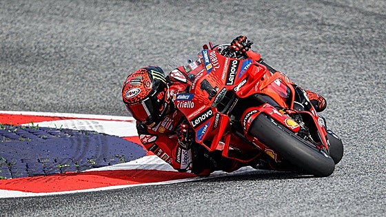 Bagnaia empieza de récord y Márquez está en la pelea