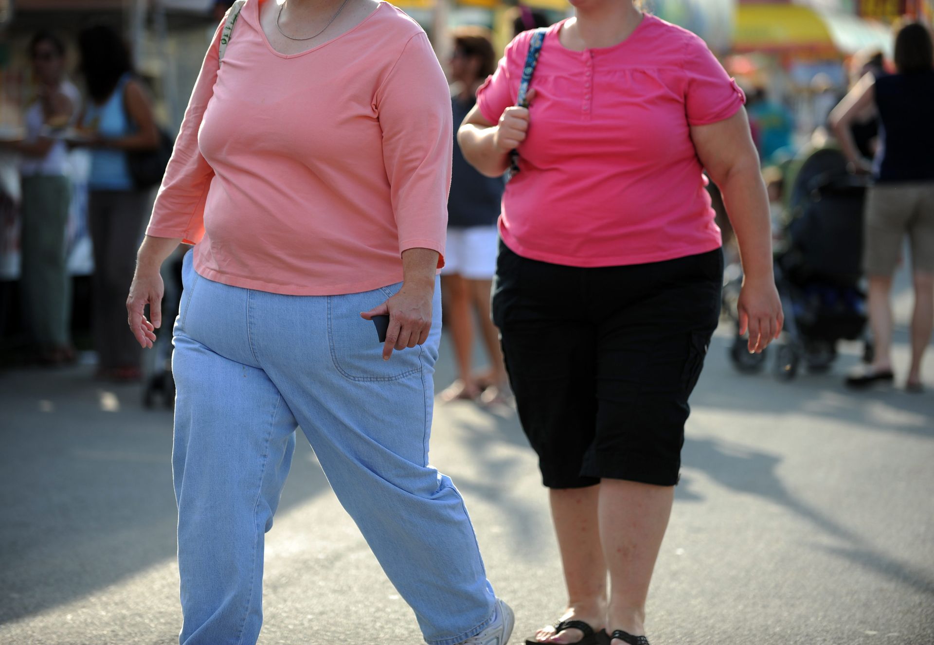 Dos mujeres obesas.