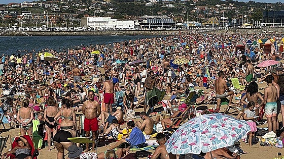 País Vasco y Asturias pueden con las islas: se disparan los turistas que viajan al norte