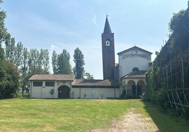 Abadía de Sant'Albino, custodiada por la 'signora' Franca.