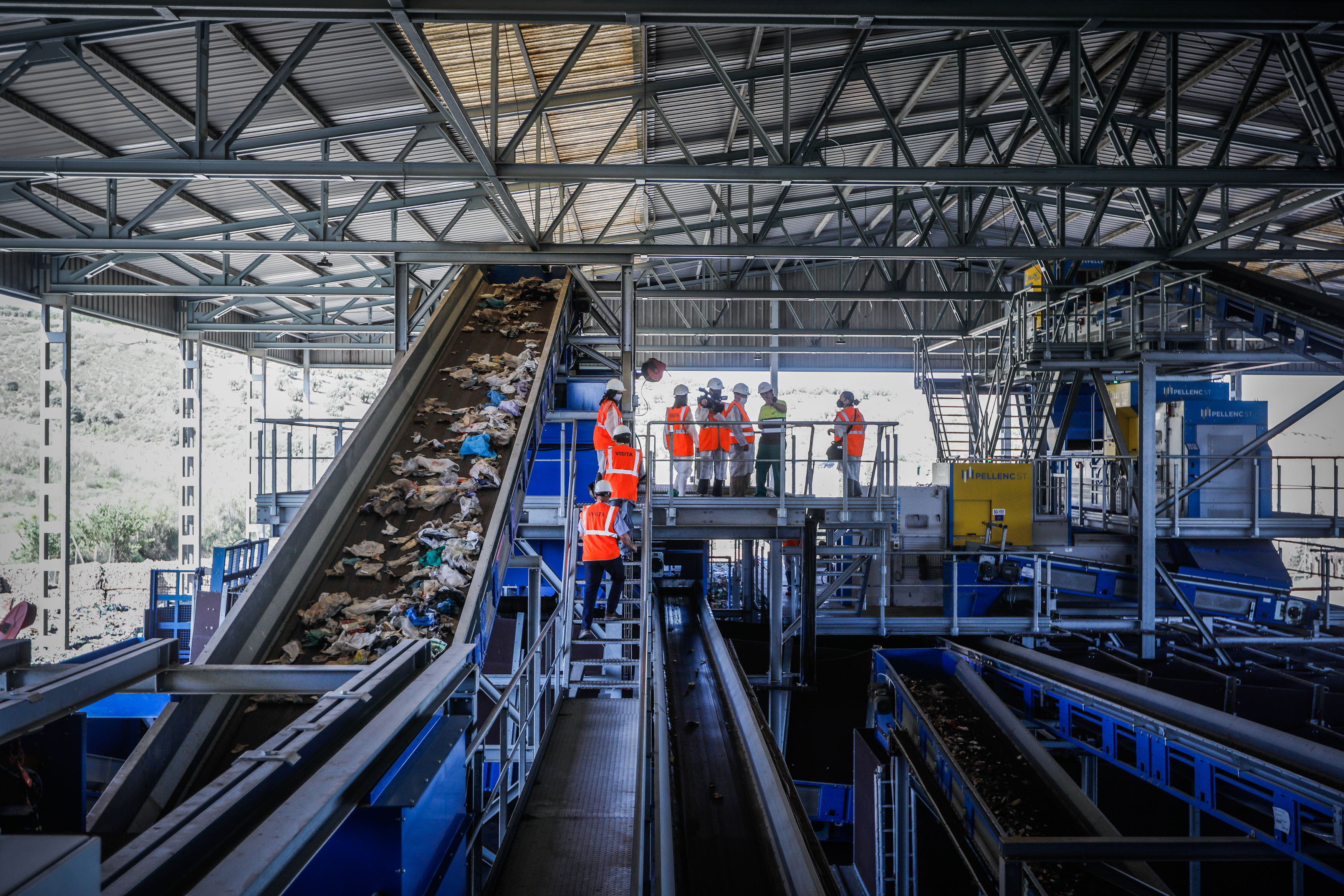 Interior de la planta de residuos de Alhendín.