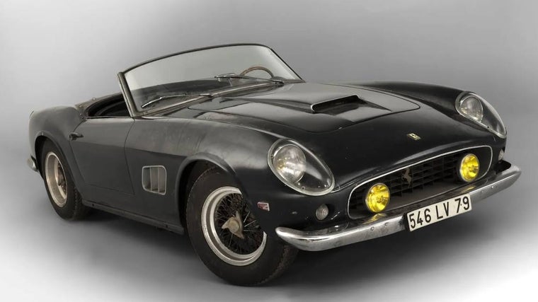 El Ferrari 250 SWB California de Delon, en el estado en que fue encontrado y subastado