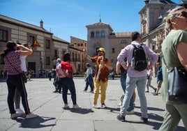 Turistas visitando Madrid.