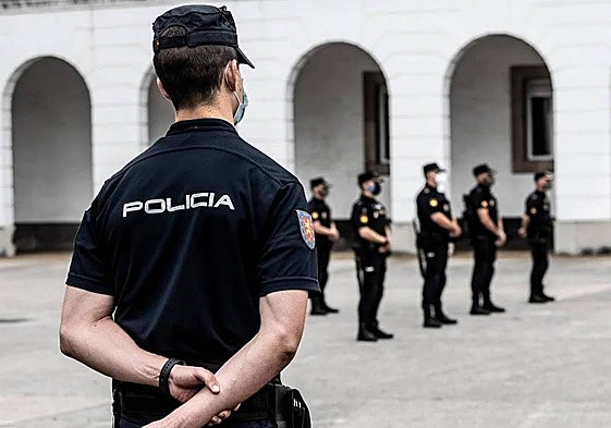 Agente de la Policía Nacional.