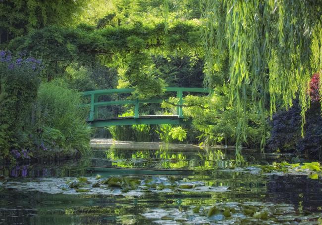 El puente japonés y el estanque de nenúfares tenían hechizado al pintor