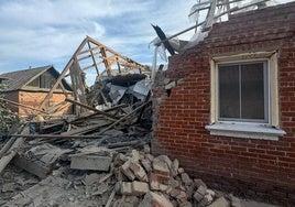 Varios edificios residenciales han sido alcanzados por el bombardeo en la ciudad de Shebekino, en la región de Bélgorod.