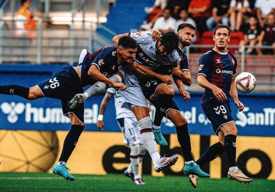 El Eibar rescata en el descuento un punto ante el Levante