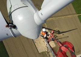 Instalación de un aerogenerador.