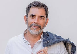 El escritor Víctor del Árbol.