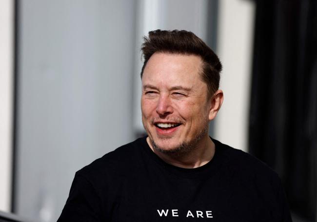 Elon Musk sale de un lío para meterse en otro.