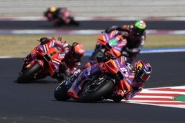 Jorge Martín, tras adelantar a Pecco Bagnaia en la salida