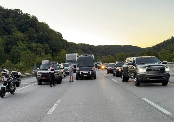 Un tiroteo sembró el pánico en una autopista interestatal en Kentucky