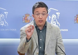 El portavoz de Sumar, Íñigo Errejón, este martes durante la rueda de prensa en el Congreso.