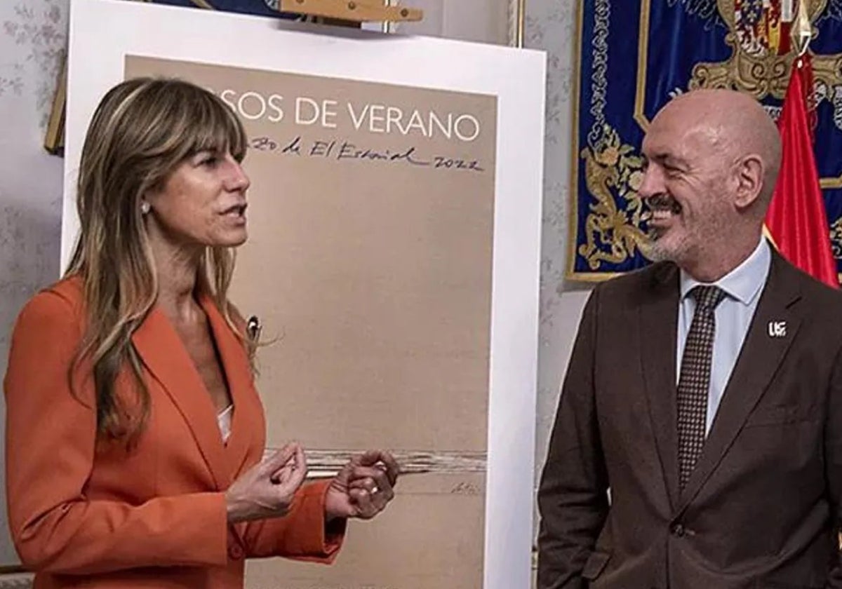 Begoña Gómez con el rector de la Complutense, Joaquín Goyache