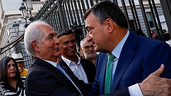 El Congreso insta a Sánchez a reconocer como presidente a González y el chavismo amenaza