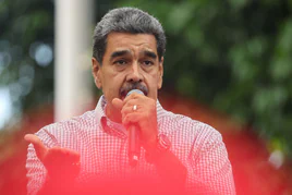 Maduro llama a consultas a su embajadora en España al tildar Robles de dictadura a Venezuela