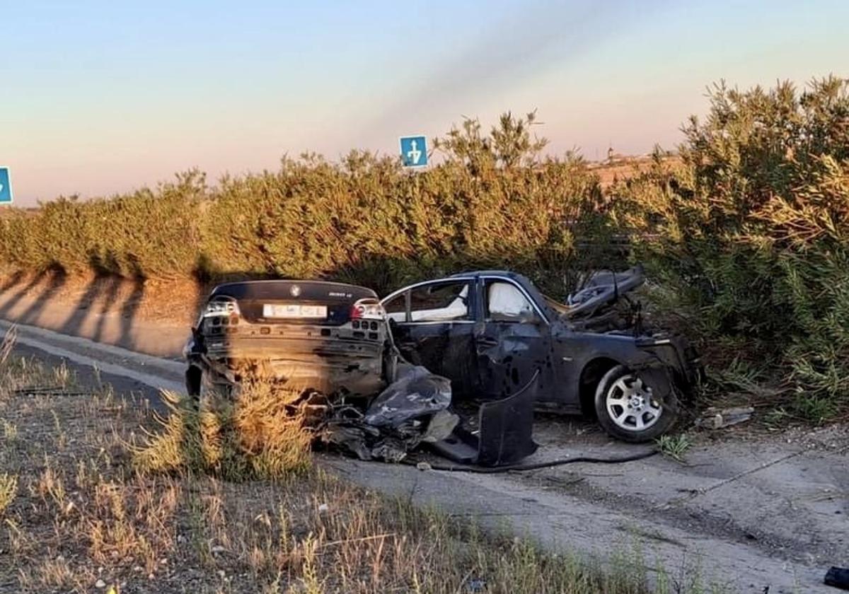 Imagen de los dos coches siniestrados.