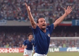 Salvatore Schillaci, celebrando un gol en Italia 90.