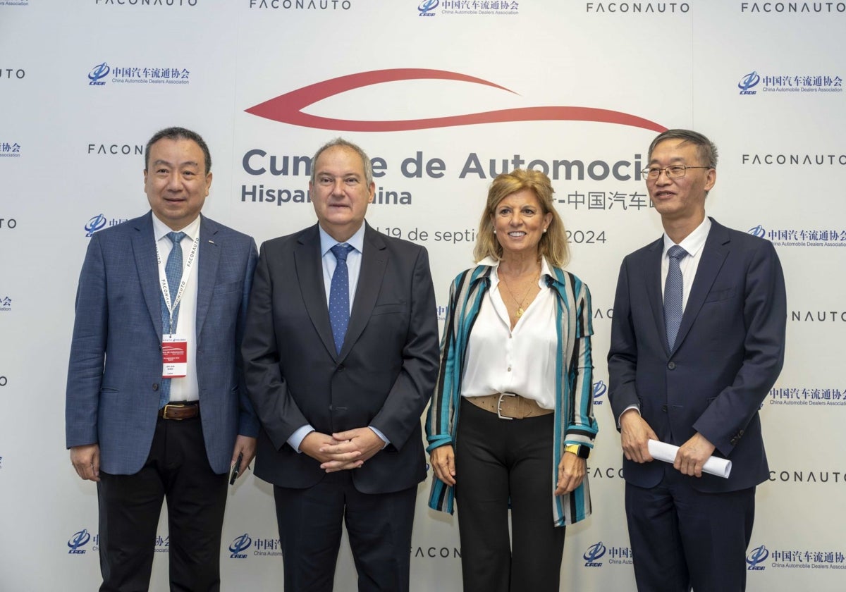 Shen (CADA), Hereu (Industria), Blázquez (Faconauto) y Yao (Embajada).