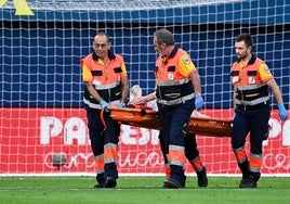 Marc-andré Ter Stegen, retirado en camilla en La Cerámica.