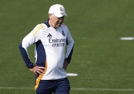 Carlo Ancelotti, durante el último entrenamiento previo al Real Madrid-Alavés.