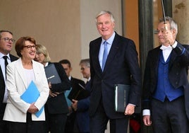 El primer ministro francés, Michel Barnier, al concluir la primera reunión de su gabinete.