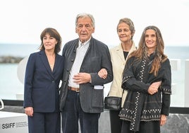 El director Costa Gavras y las actrices de 'El último suspiro', Marilyne Canto, Charlotte Rampling y Ángela Molina.