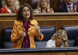 María Jesús Montero interviene en la sesión de control al Gobierno de este miércoles.