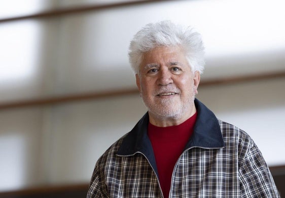 Pedro Almodóvar fotografiado en el Kursaal donostiarra.