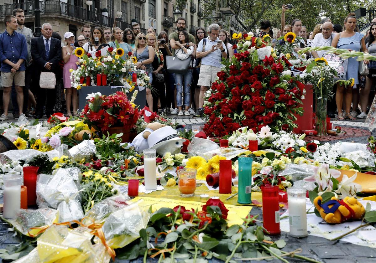 Homenaje a las víctimas de los atentados del 17-A.