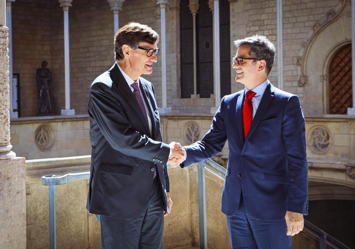 Félix Bolaños durante su encuentro con el president de la Generalitat de Catalunya, Salvador Illa.