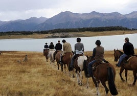 Rutas a caballo como actividad de ecoturismo.