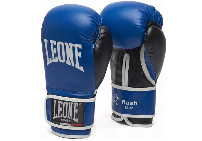 Guantes de boxeo de 10 onzas disponible en varios colores.