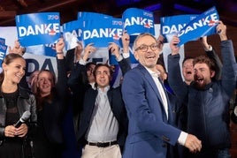 El ultra Partido Liberal Austriaco celebra los resultados electorales.