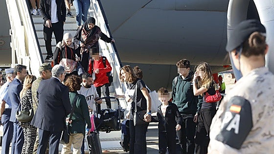 La evacuación de Líbano concluye con la llegada de dos aviones con 244 personas