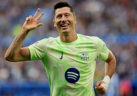 El 'hat-trick' de Lewandowski en la victoria del Barcelona ante el Alavés