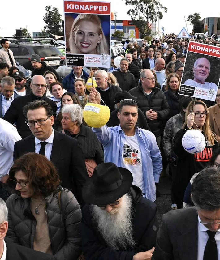 Secondary image 2 - Israeli communities have paid tribute to the victims and asked for the ransom of the hostages kidnapped in Paris, Bordeaux and Sydney