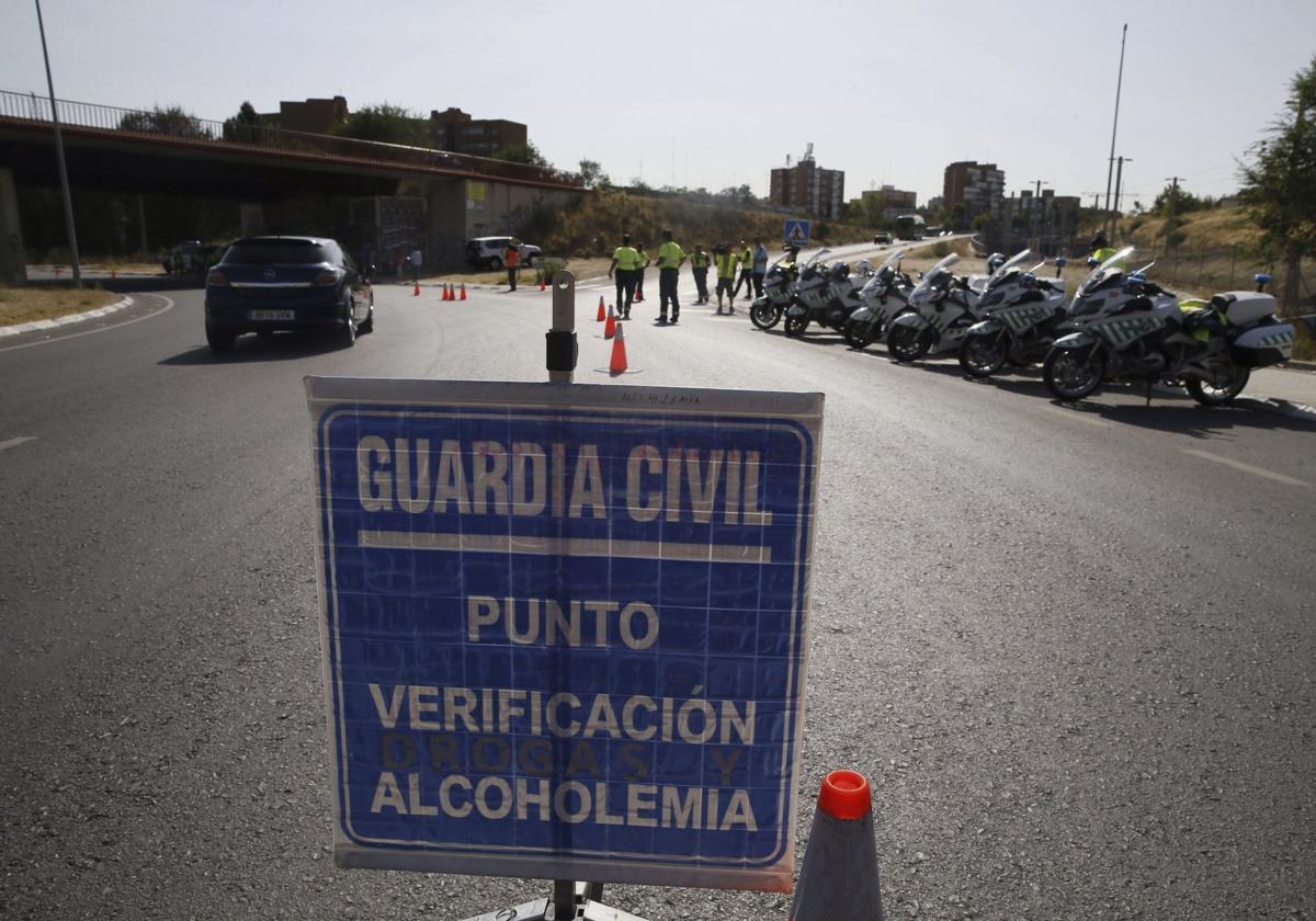 Punto de control de alcohol de la Guardia Civil.