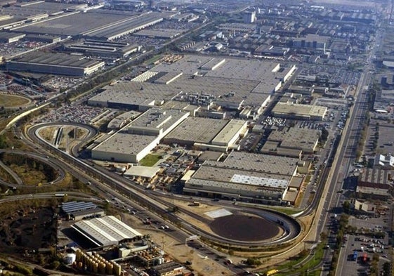 Vista aérea de las instalaciones de Zona Franca, en Barcelona.