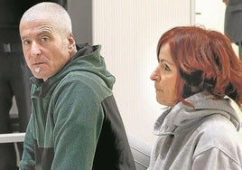 Xabier García Gaztelu, 'Txapote', junto a su pareja Irantzu Gallastegi, en un juicio en la Audiencia Nacional.