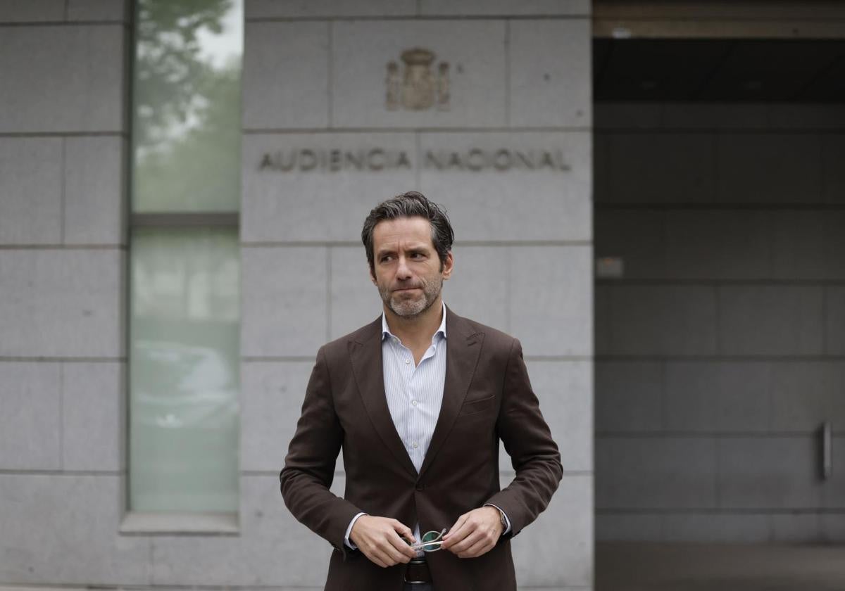 El portavoz del PP, Borja Sémper tras presentar este lunes en la Audiencia Nacional la querella