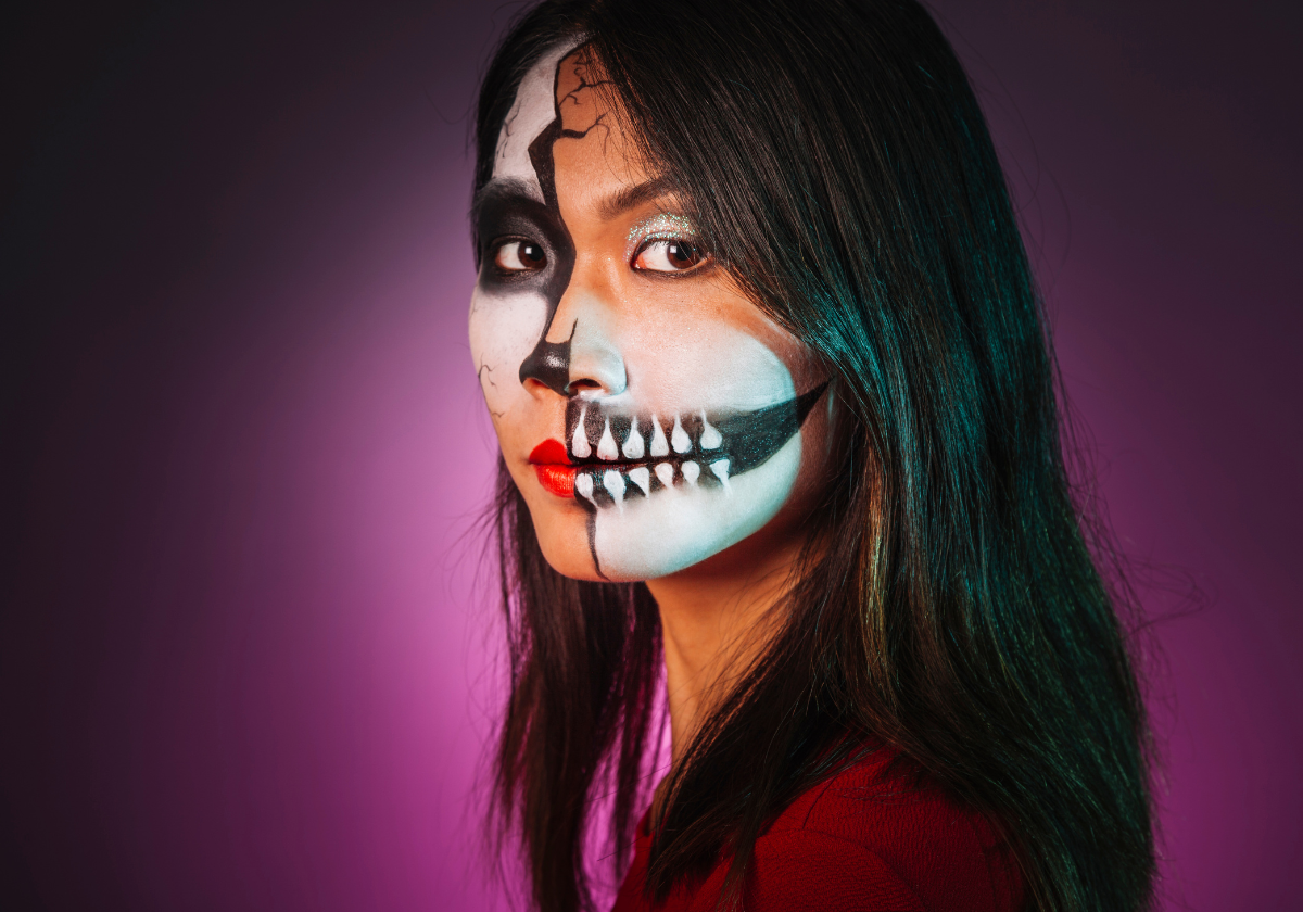 ¿Listo para lucir lookazo en Halloween? Completa tu disfraz con estos cosméticos y aprende trucos de maquillaje