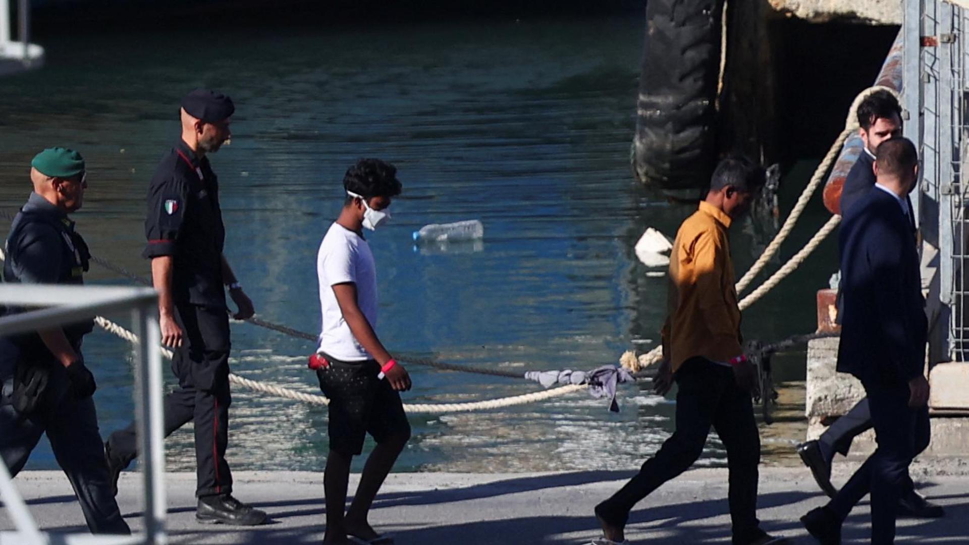 Arnavutluk'taki İtalyan göçmenlere yönelik gözaltı merkezlerinin ilk kiracıları zaten var