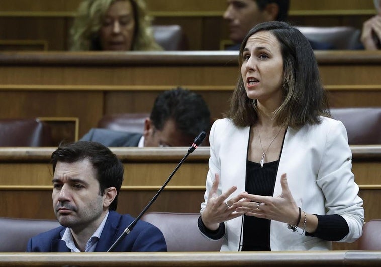 La líder de Podemos, Ione Belarra, confronta con Pedro Sánchez durante la sesión de control al Gobierno.