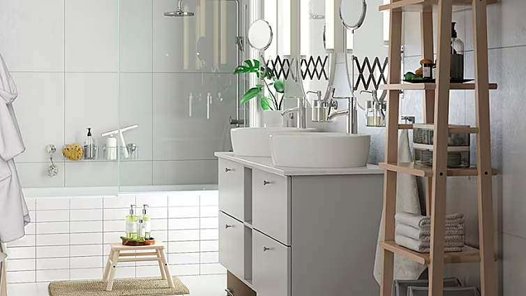 Aprovecha al máximo el espacio con estos organizadores para el baño de Ikea