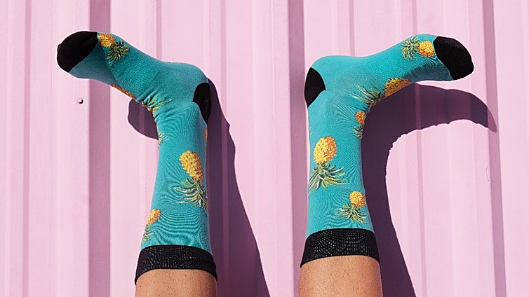 Completa tu outfit con esta selección de originales calcetines