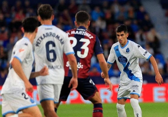 El Levante asalta el 'playoff' y mantiene al Dépor en la zona baja