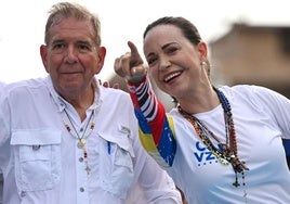 Los opositores venezolanos Edmundo González Urrutia y María Corina Machado.