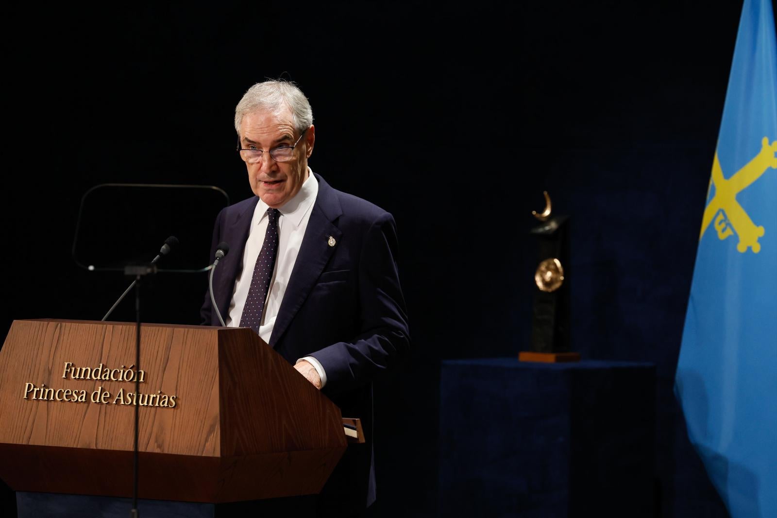 El escritor canadiense Michael Ignatieff, premio Princesa de Asturias de Ciencias Sociales, pronuncia su discurso.