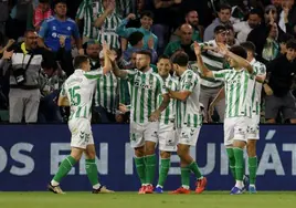 El Atlético cae ante el Betis con un gol en propia puerta de Giménez